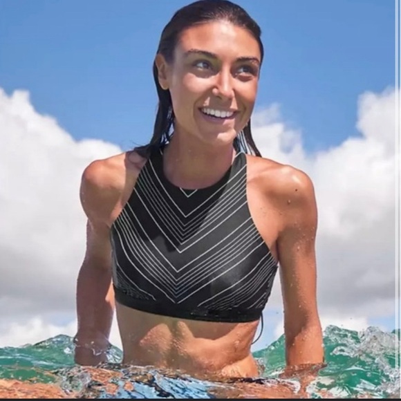 Athleta Other - Athleta Chevron High Neck Strappy Swim Top Padded Halter Underwire Size 34 D/ DD